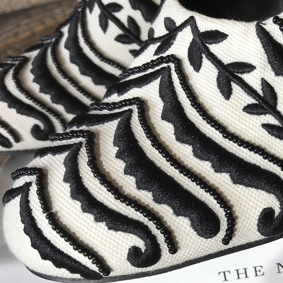 TORY BURCH LUCIA BLOCK HEELS - Picture 12 of 12